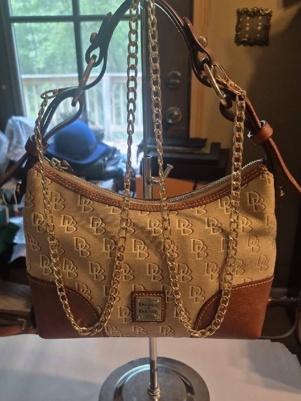 Dooney&Bourke Bag. EUC